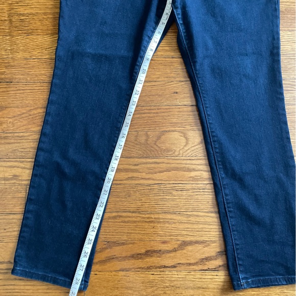 Gloria Vanderbilt All Around Slimming Effect Jeans - Picture 3 of 8